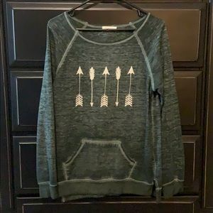 Green women’s arrow pullover